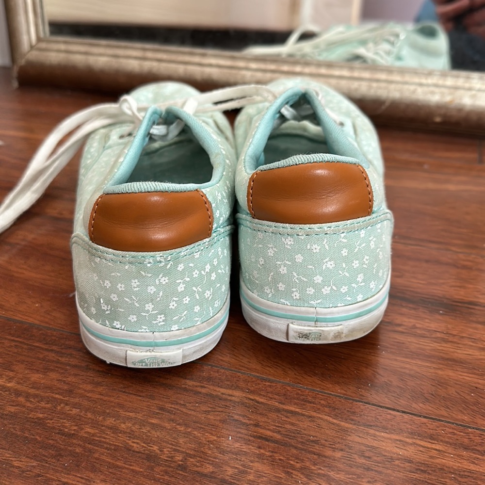 Vans - Picture 4 of 4